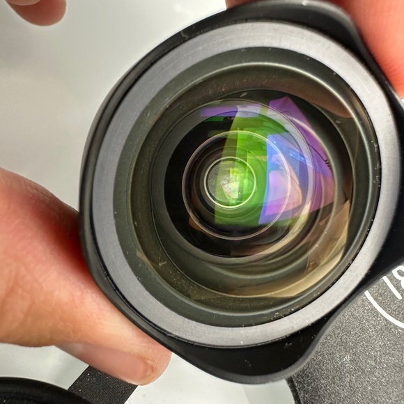 Moment Wide 18mm Mobile Lens | M-Series includes Lens cover and Bag for free - Picture 9 of 15